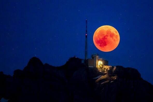 AY TUTULMASI | Kanlı ay tutulması bugün mü, saat kaçta? Ay tutulma Türkiye'den izlenecek mi?